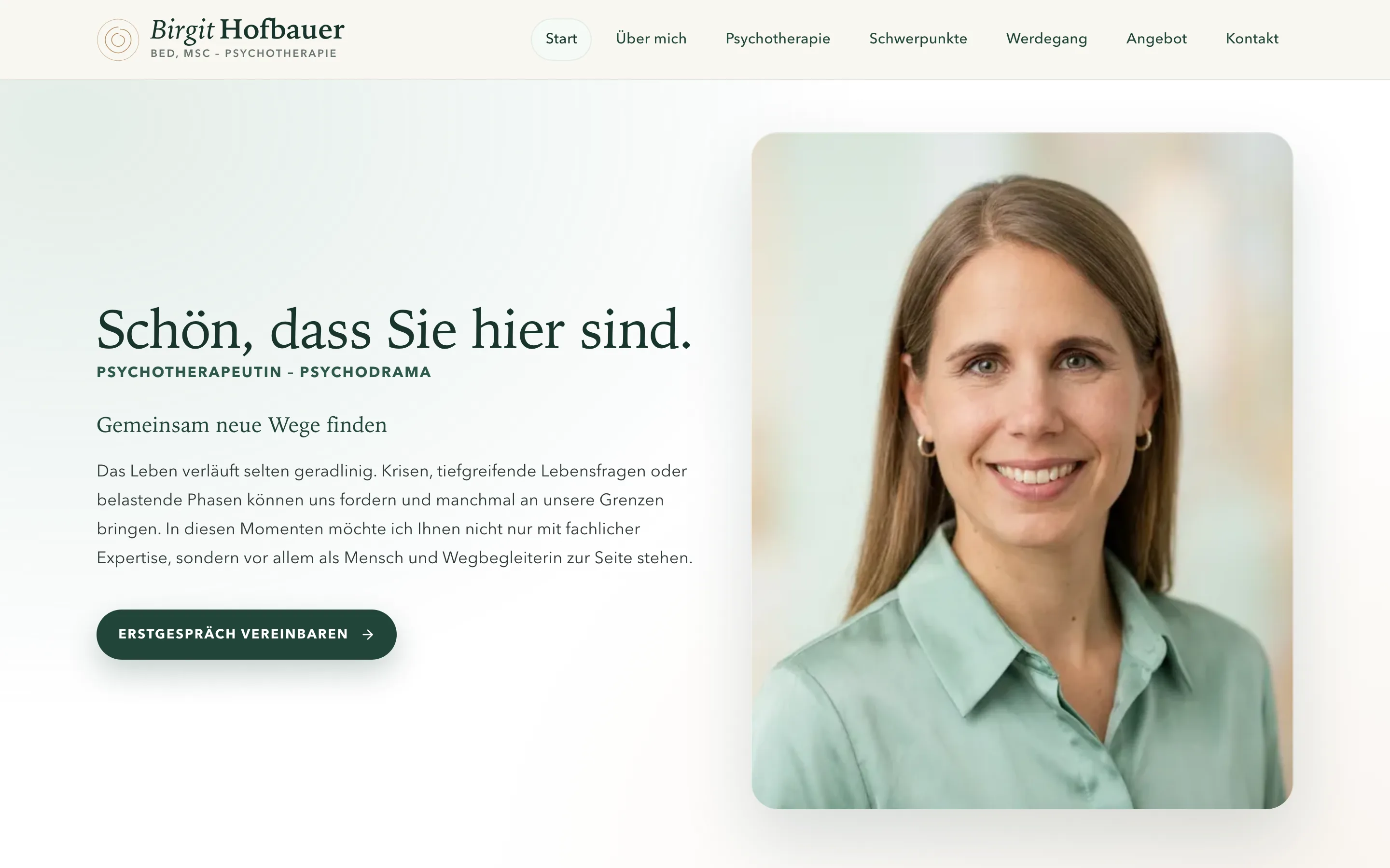 Hero der Webseite birgithofbauer.at: ruhiges, klares Design mit großer Headline und Erstgespräch-CTA